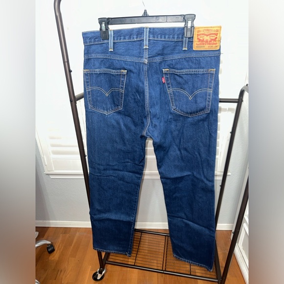 Men’s Levi’s - Picture 2 of 3
